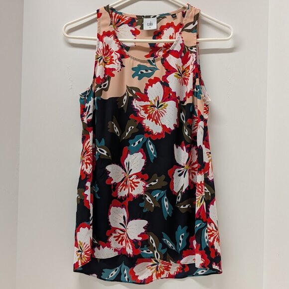 CAbi #5542 Hibiscus Print Sleeveless Blouse - Picture 3 of 15